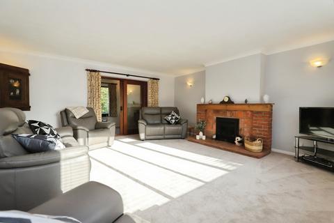 3 bedroom bungalow for sale, Hazelwood Close, Kidderminster, Worcestershire, DY11