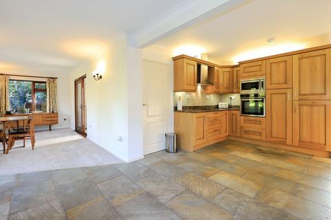 3 bedroom bungalow for sale, Hazelwood Close, Kidderminster, Worcestershire, DY11