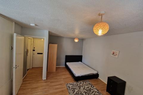 undefined, Wellington Street, Luton LU1