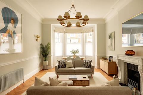 3 bedroom apartment for sale, Roland Gardens, South Kensington, SW7