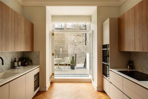 3 bedroom apartment for sale, Roland Gardens, South Kensington, SW7