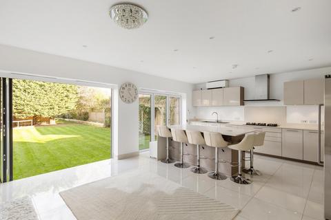 6 bedroom detached house for sale, Sunbury-on-thames TW16