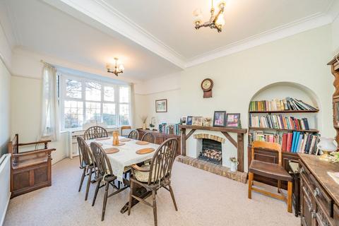 undefined, Hampton Road, Twickenham TW2
