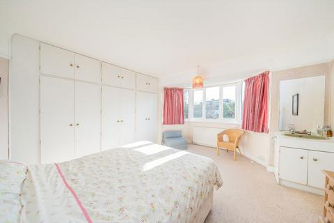 undefined, Hampton Road, Twickenham TW2