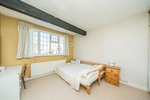 undefined, Hampton Road, Twickenham TW2