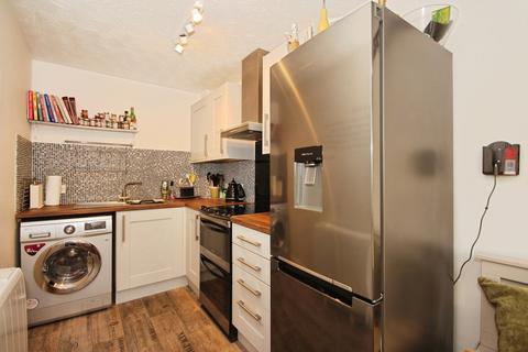 2 bedroom flat for sale, Frances Havergal Close, Leamington Spa, Warwickshire, CV31