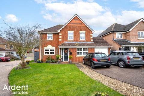 4 bedroom detached house for sale, Crayford Close, Maldon