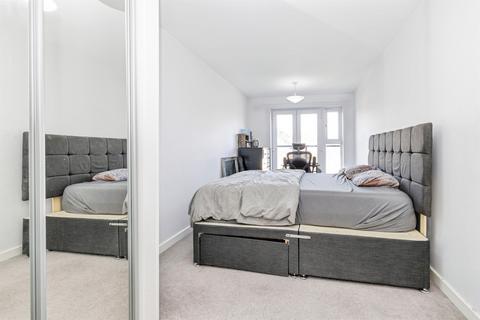 2 bedroom apartment for sale, Park Avenue, Bushey