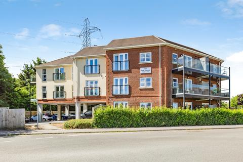 Park Avenue, Bushey