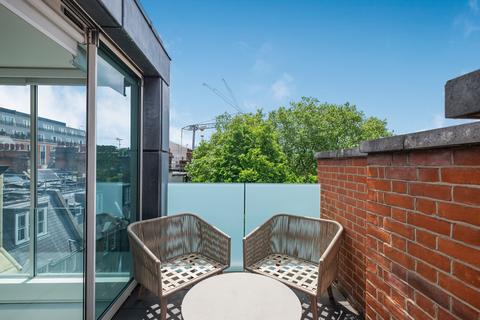 3 bedroom maisonette to rent, Green Street, London, W1K