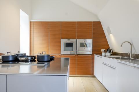 3 bedroom maisonette to rent, Green Street, London, W1K
