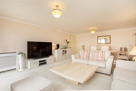 2 bedroom apartment for sale, Radnor Cliff, Sandgate, CT20
