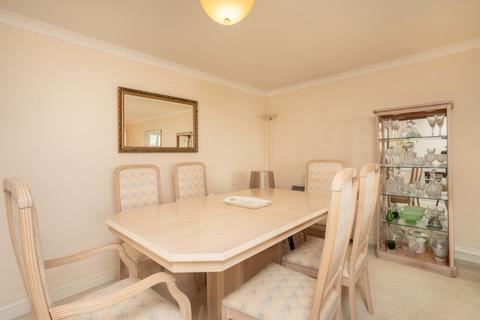 2 bedroom apartment for sale, Radnor Cliff, Sandgate, CT20