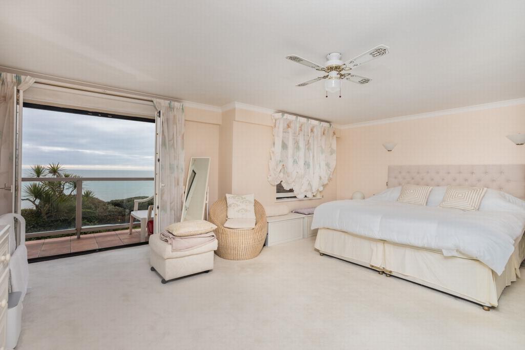 Principal bedroom