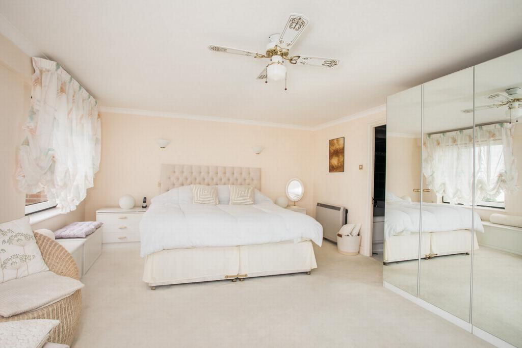 Principal bedroom