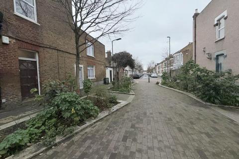 undefined, Lea Bridge Road, Leyton