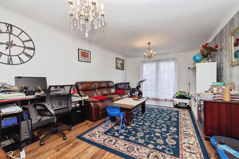 4 bedroom end of terrace house for sale, Pitfield Crescent, London, SE28
