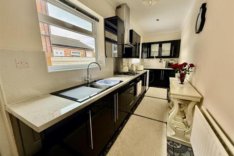 2 bedroom end of terrace house for sale, Pease Street, Darlington