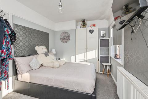 2 bedroom terraced house for sale, Ingfield Avenue, Ossett, WF5