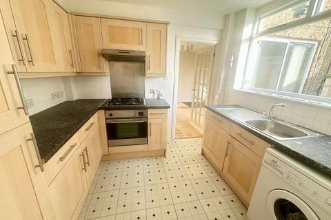 1 bedroom maisonette to rent, Penton Avenue, Staines-upon-Thames, TW18