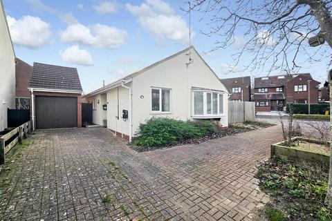 undefined, Leafield Rise, Milton Keynes MK8