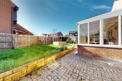 undefined, Leafield Rise, Milton Keynes MK8
