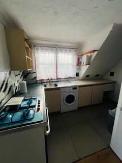 3 bedroom flat to rent, Leyton, E10