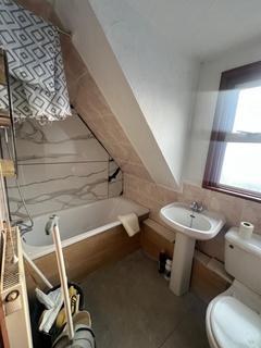 3 bedroom flat to rent, Leyton, E10