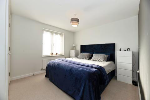 1 bedroom flat for sale, Thornton Close, Leatherhead, Surrey, KT22