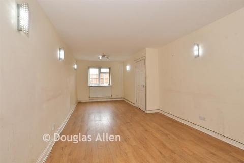 3 bedroom terraced house for sale, Pomfret Mead, Basildon, Essex