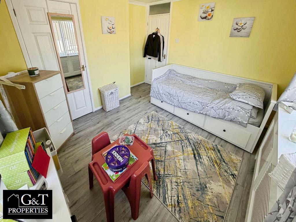 Second bedroom