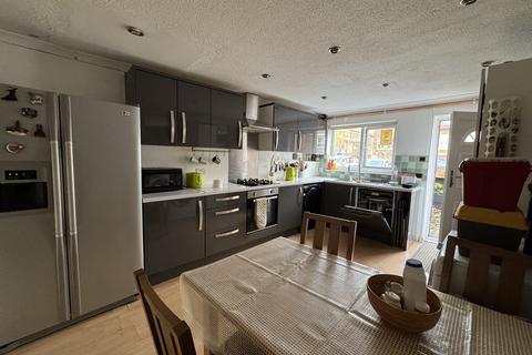 1 bedroom in a house share to rent, Langhorn Close, Newcastle Upon Tyne NE6