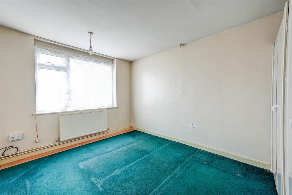 Bedroom 1.jpg
