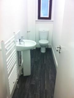 3 bathroom.JPG