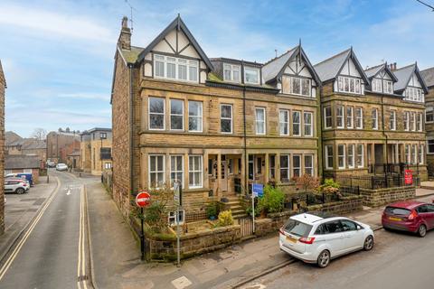 Harlow Moor Drive, Harrogate, HG2
