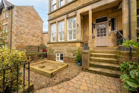 2 bedroom apartment for sale, Harlow Moor Drive, Harrogate, HG2