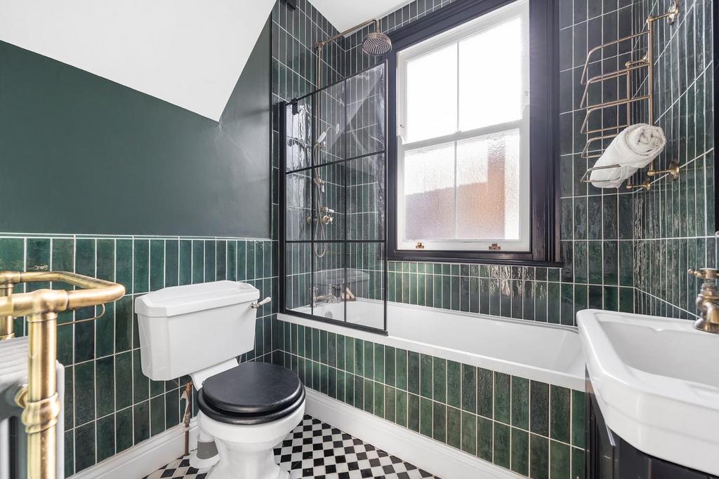 Bathroom.JPG