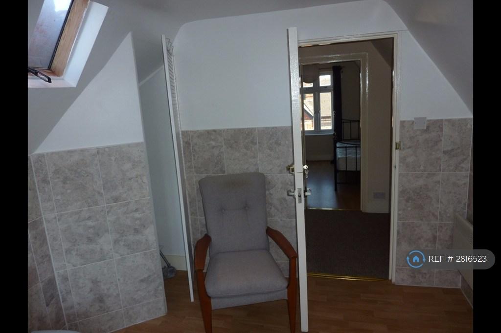 2nd Floor Bathroom