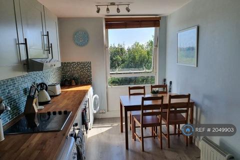 2 bedroom flat to rent, Bramlands Close, London, SW11