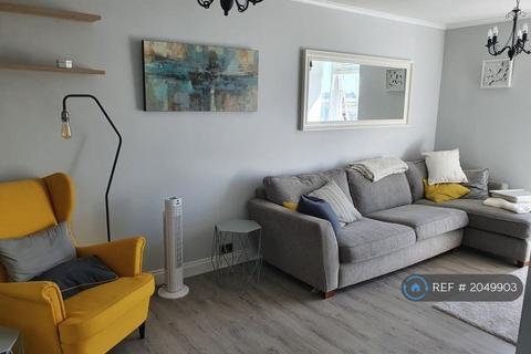 2 bedroom flat to rent, Bramlands Close, London, SW11