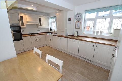 3 bedroom semi-detached house for sale, Tintern Avenue, Flixton