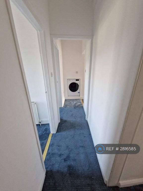 Corridor (Washer Dryer)