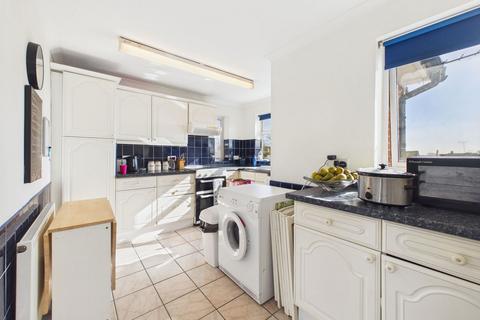 2 bedroom flat for sale, Goring Road, Goring-by-sea, Worthing, BN12 4BB