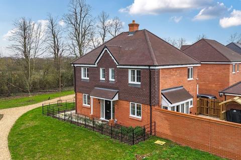 4 bedroom detached house for sale, Summerstead Farm Road, Sherfield-on-Loddon RG27 0GL