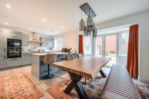 4 bedroom detached house for sale, Summerstead Farm Road, Sherfield-on-Loddon RG27 0GL