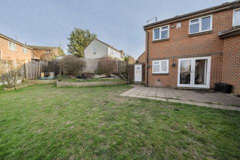 2 bedroom house for sale, Freshwater Road, Chatham, Kent