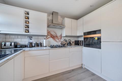 2 bedroom house for sale, Freshwater Road, Chatham, Kent