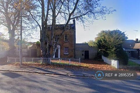 1 bedroom in a house share to rent, High Road, Chigwell, IG7