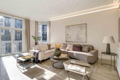undefined, Wellington Court, SW1X