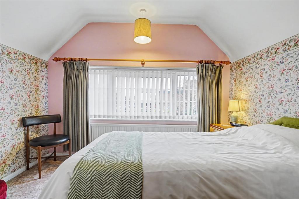 Bedroom 1 2.jpeg